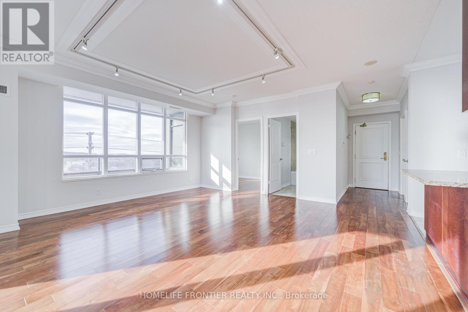 511 - 9235 Jane Street, Vaughan, ON - Indoor Photo Showing Other Room