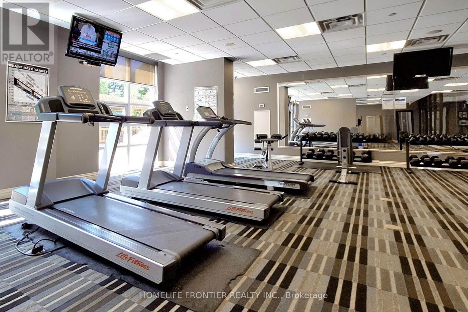 511 - 9235 Jane Street, Vaughan, ON - Indoor Photo Showing Gym Room
