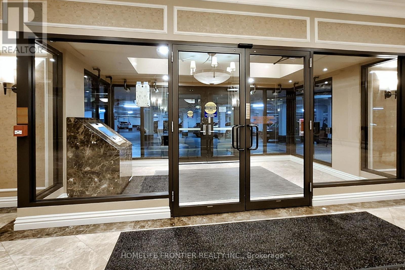 511 - 9235 Jane Street, Vaughan, ON - Indoor Photo Showing Other Room