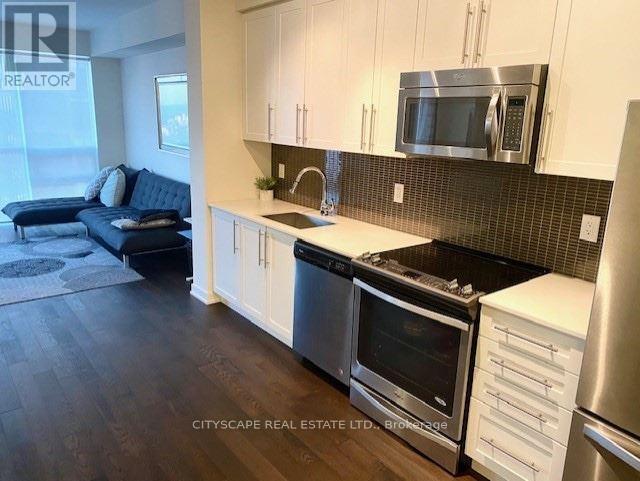 3501 - 510 Curran Place, Mississauga, ON - Indoor Photo Showing Kitchen With Stainless Steel Kitchen With Upgraded Kitchen