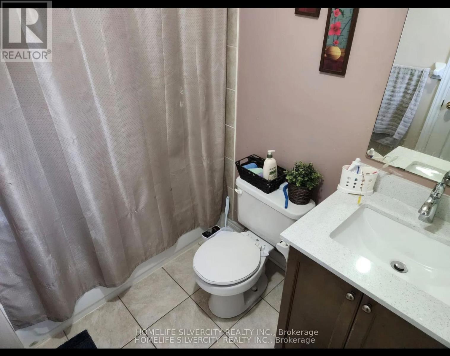 Main And 2Nd Floor - 60 Silent Pond Crescent, Brampton, ON - Indoor Photo Showing Bathroom