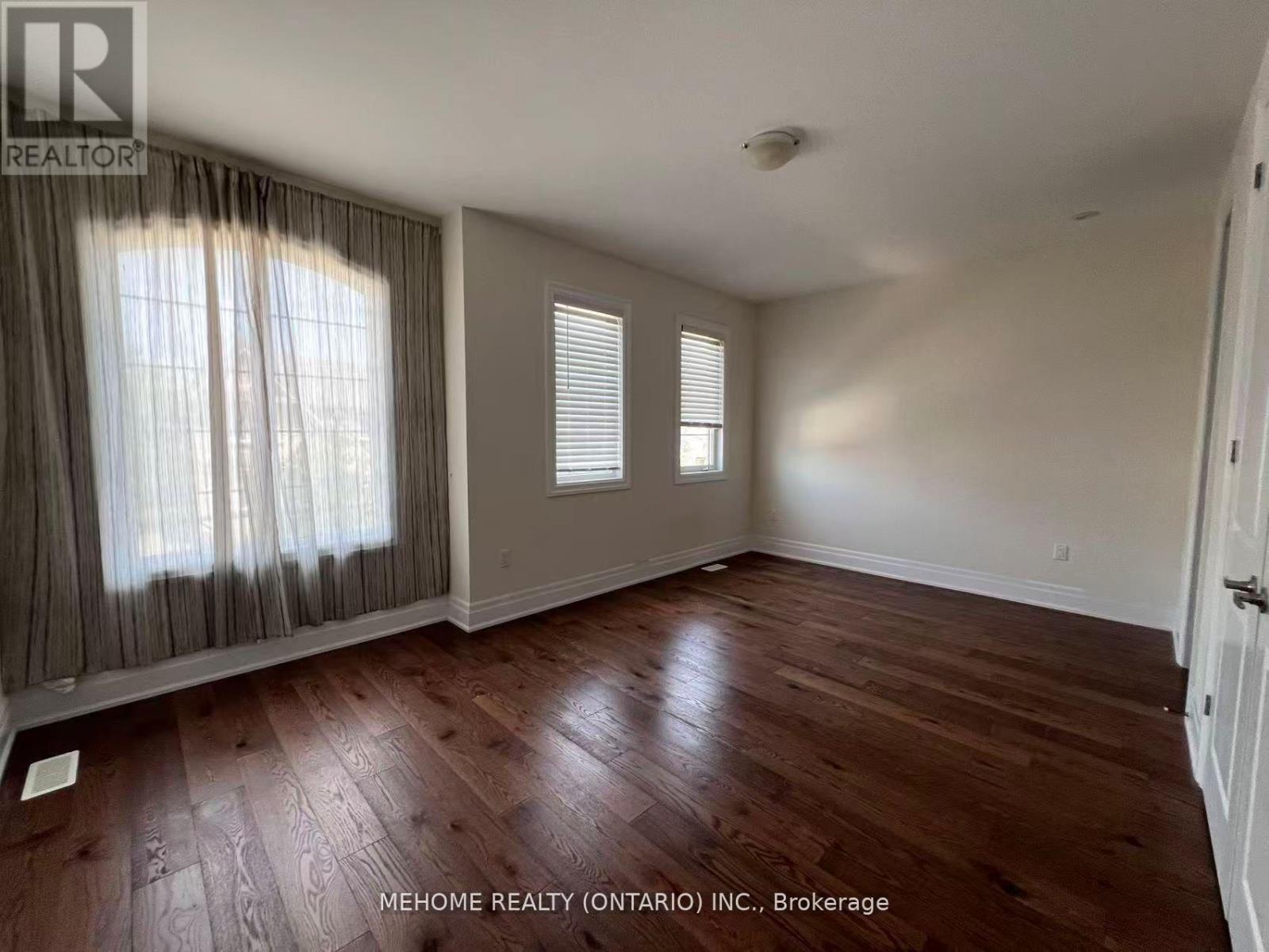 51 Bridgepointe Court, Aurora, ON - Indoor Photo Showing Other Room