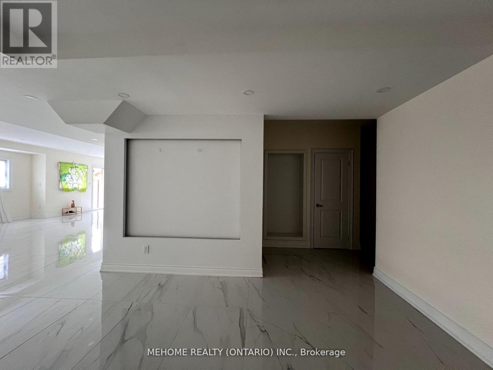 51 Bridgepointe Court, Aurora, ON -