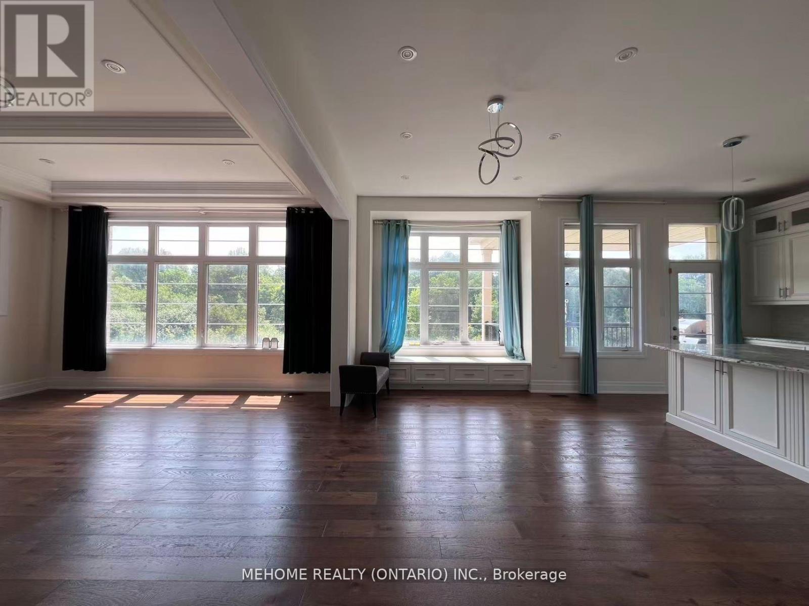 51 Bridgepointe Court, Aurora, ON - Indoor