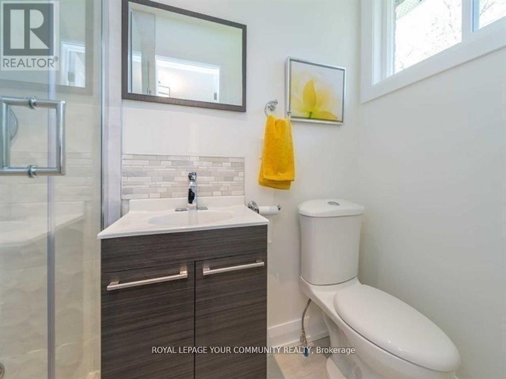 Main - 112 Murray Drive, Aurora, ON - Indoor Photo Showing Bathroom