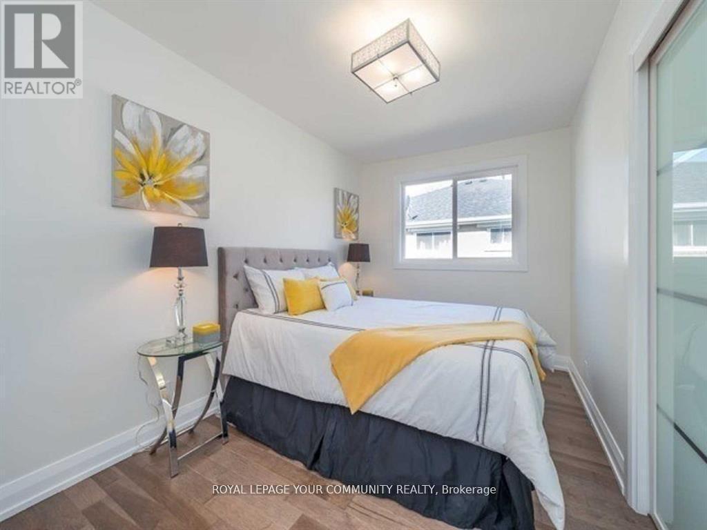 Main - 112 Murray Drive, Aurora, ON - Indoor Photo Showing Bedroom