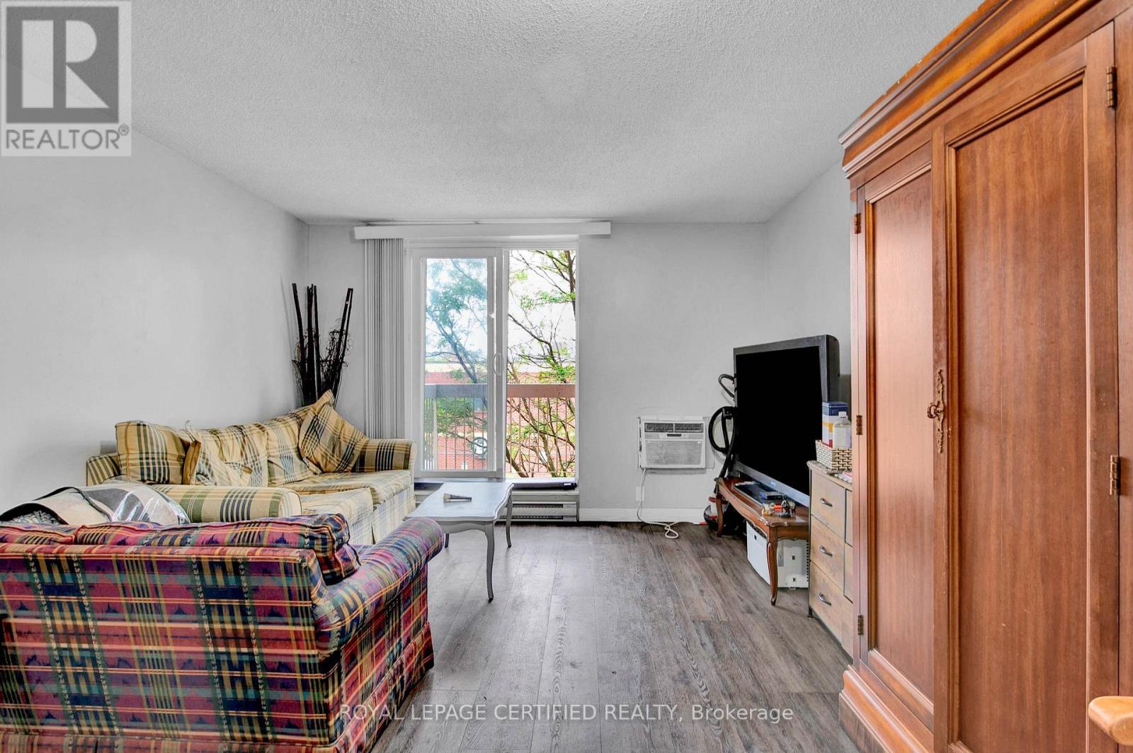301 - 626 First Street, London East, ON - Indoor Photo Showing Living Room