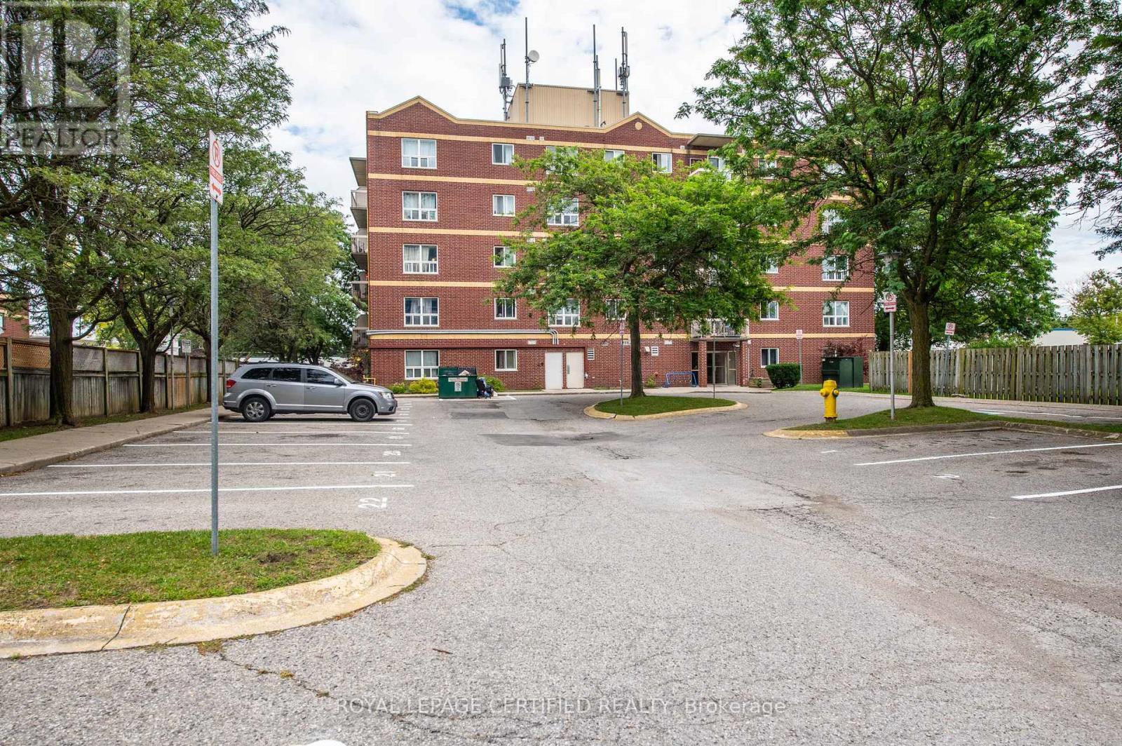 301 - 626 First Street, London East, ON - Outdoor With Facade