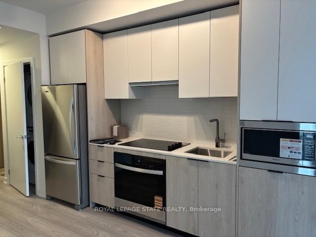 717-1007 The Queensway N/A, Toronto, ON - Indoor Photo Showing Kitchen