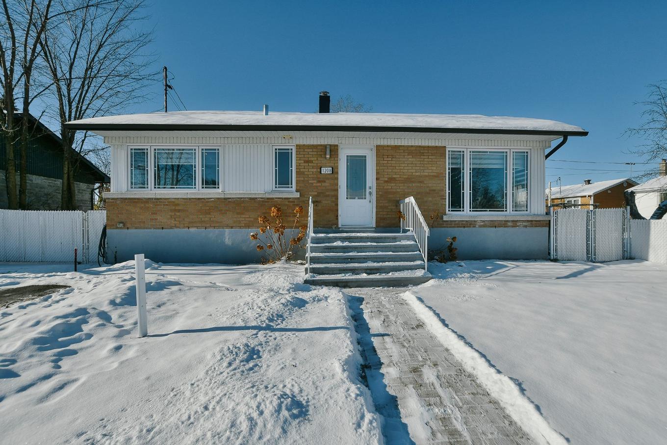 Façade - 1208 Rue St-Sacrement, Terrebonne (Terrebonne), QC - Outdoor