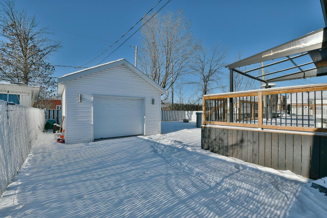 Garage - 1208 Rue St-Sacrement, Terrebonne (Terrebonne), QC - Outdoor