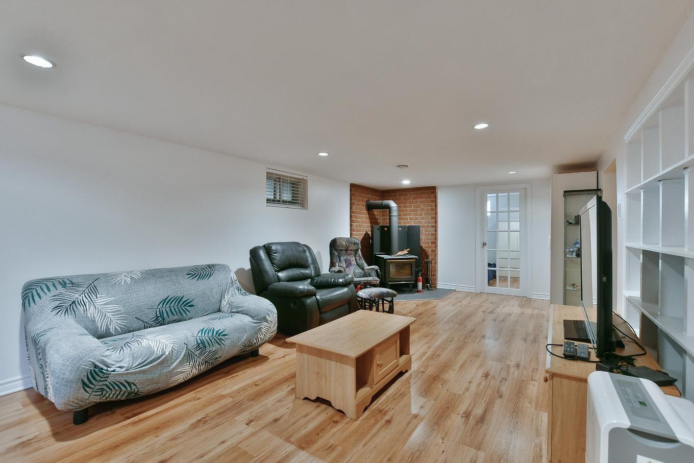 Salle familiale - 1208 Rue St-Sacrement, Terrebonne (Terrebonne), QC - Indoor Photo Showing Living Room
