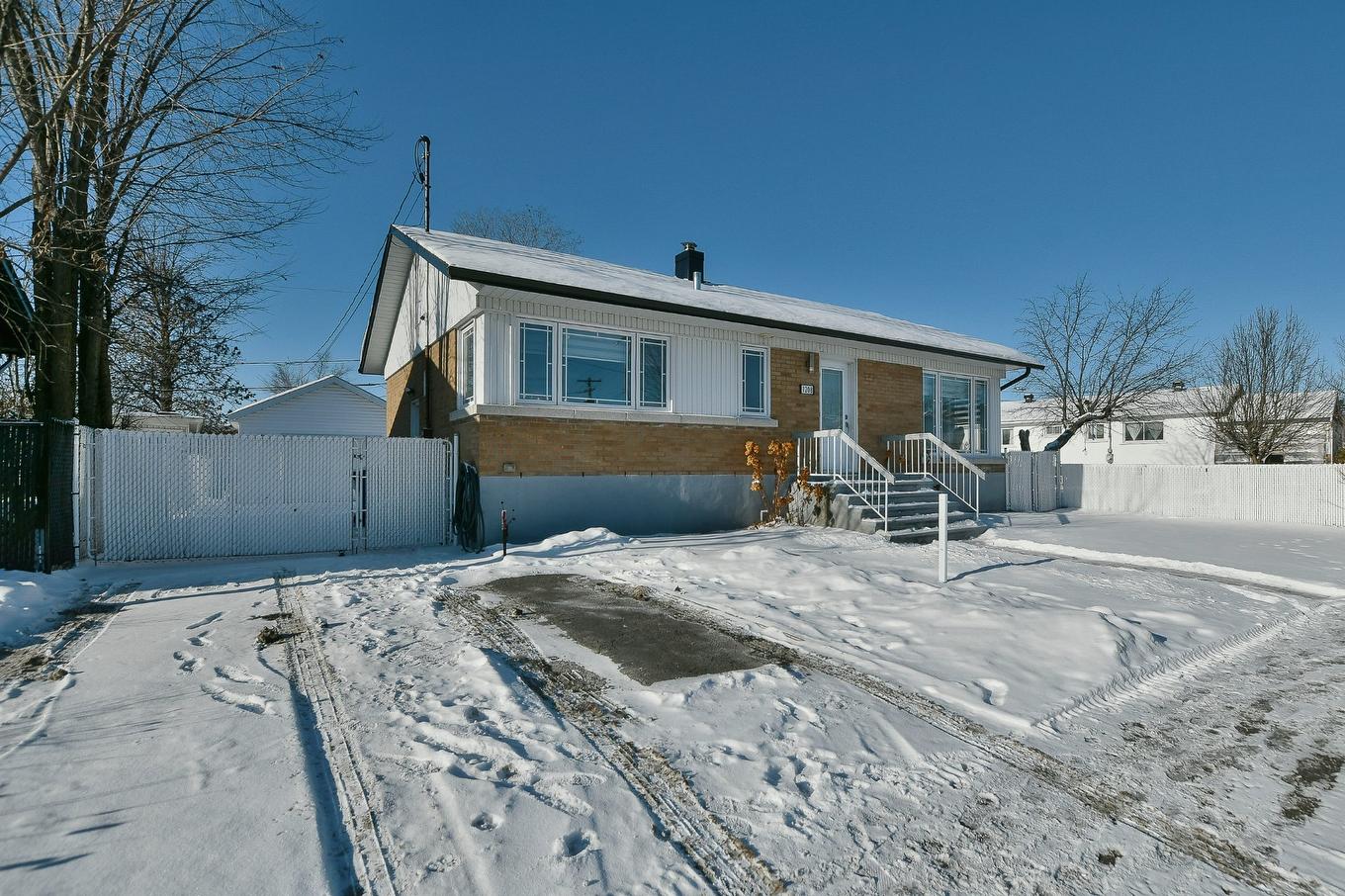 Façade - 1208 Rue St-Sacrement, Terrebonne (Terrebonne), QC - Outdoor