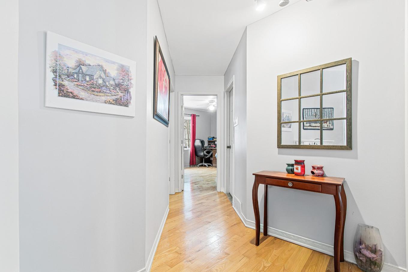 Passageway - 58 Rue Binette, Brownsburg-Chatham, QC - Indoor Photo Showing Other Room