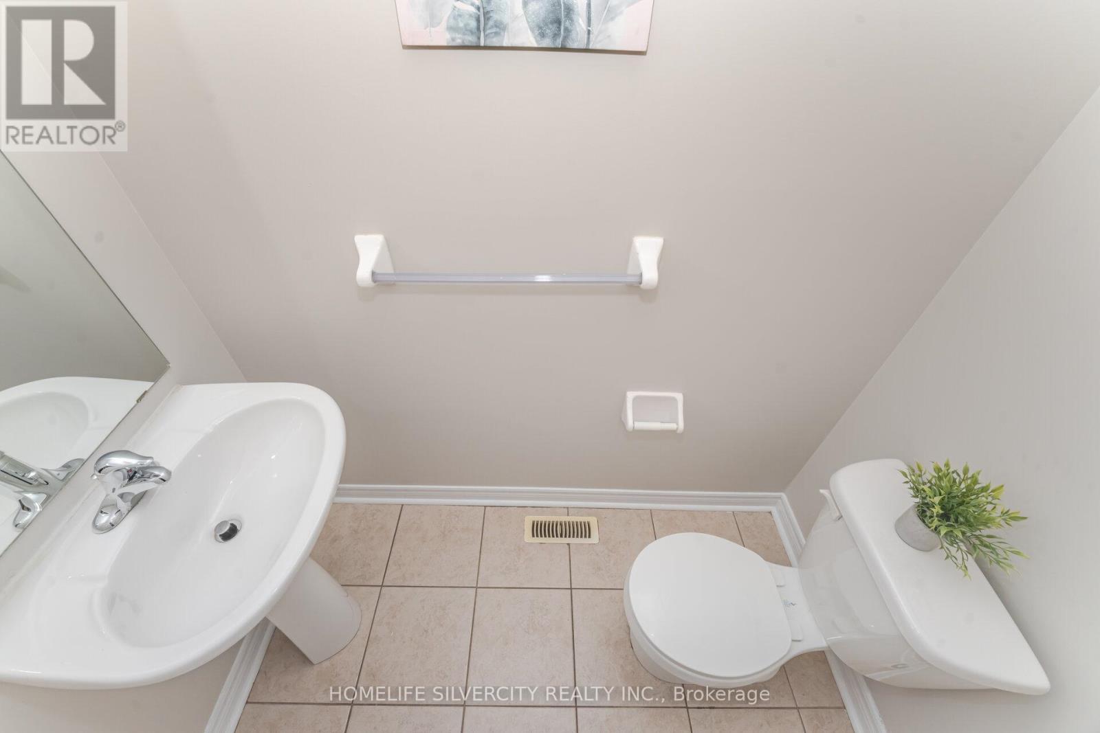 105 Aylesbury Drive, Brampton, ON - Indoor Photo Showing Bathroom