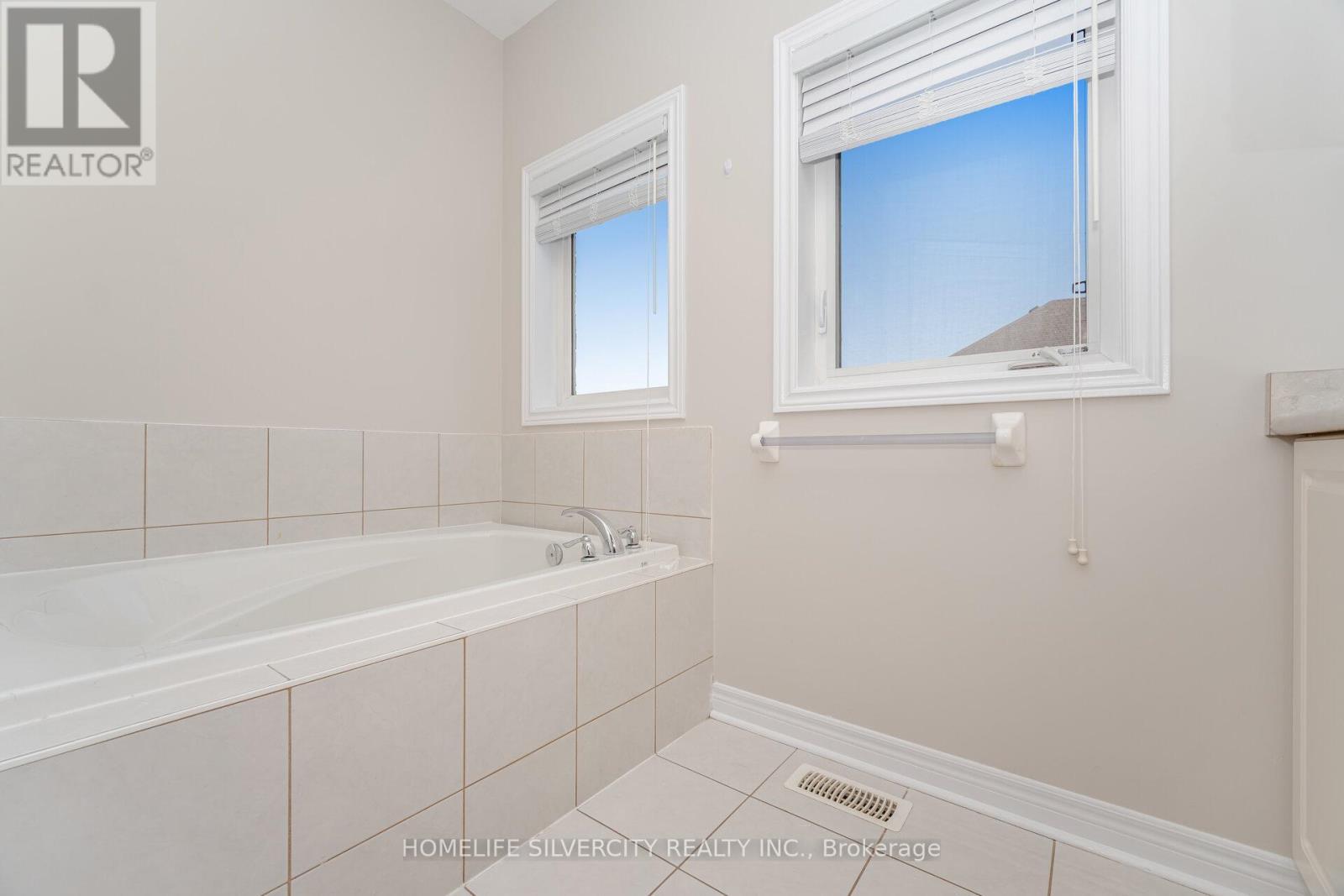 105 Aylesbury Drive, Brampton, ON - Indoor Photo Showing Bathroom