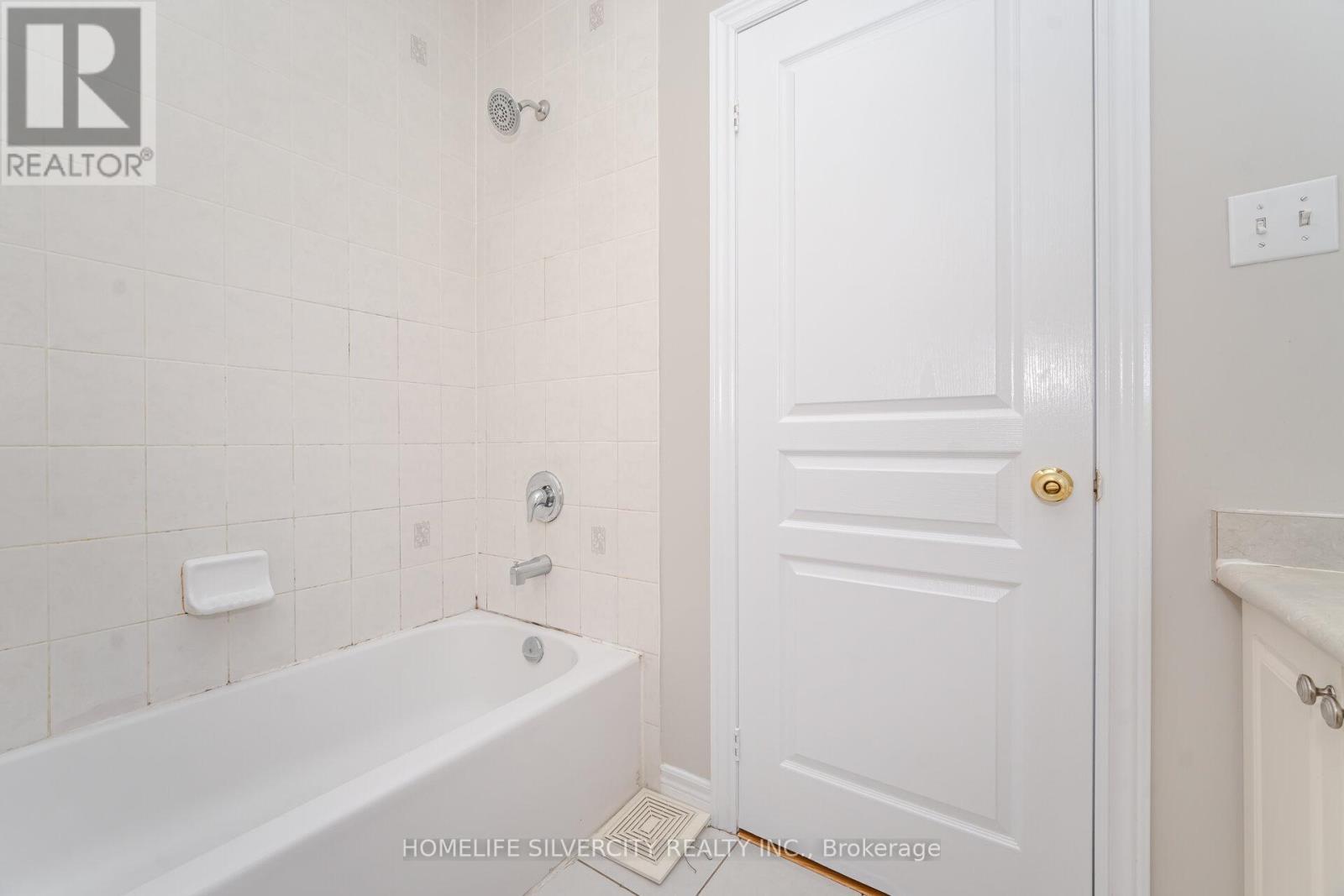 105 Aylesbury Drive, Brampton, ON - Indoor Photo Showing Bathroom