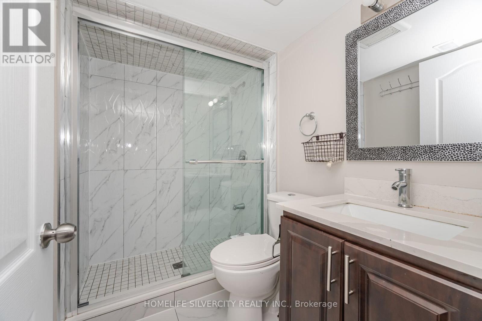 105 Aylesbury Drive, Brampton, ON - Indoor Photo Showing Bathroom