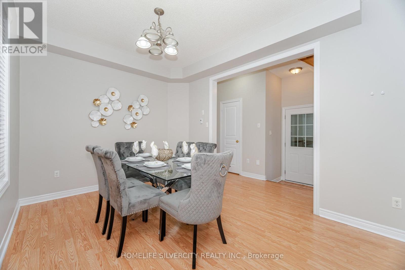 105 Aylesbury Drive, Brampton, ON - Indoor Photo Showing Dining Room