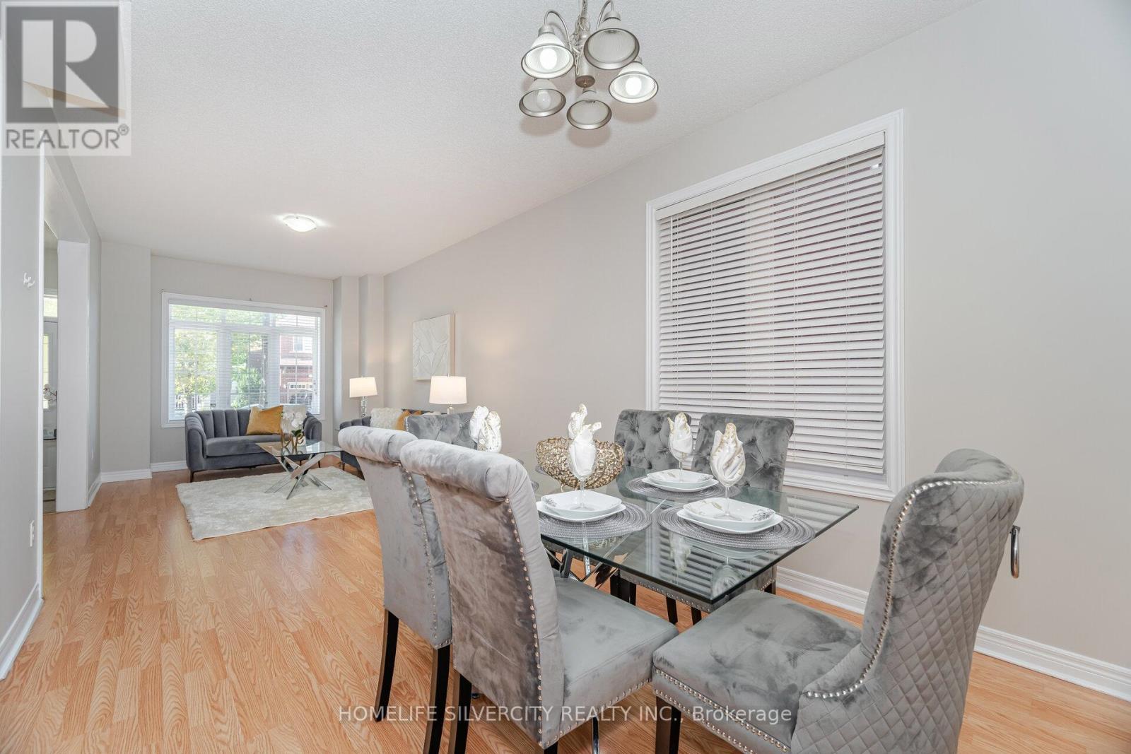 105 Aylesbury Drive, Brampton, ON - Indoor Photo Showing Dining Room