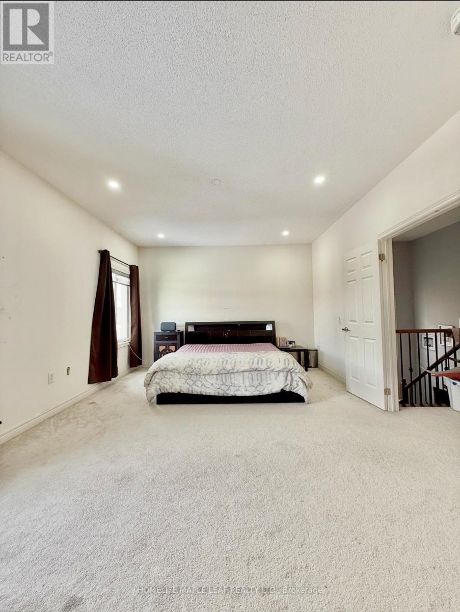 Upper - 385 Royal West Drive, Brampton, ON - Indoor Photo Showing Bedroom