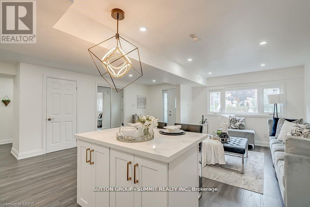 16 Upper Canada Drive, Kitchener, ON - Indoor