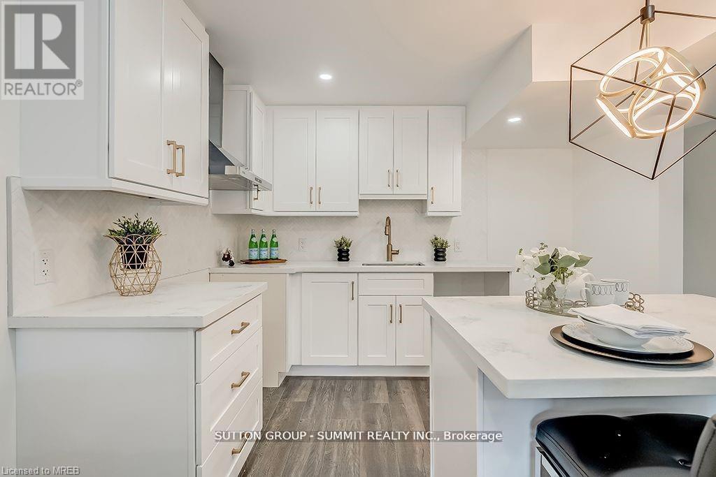 16 Upper Canada Drive, Kitchener, ON - Indoor