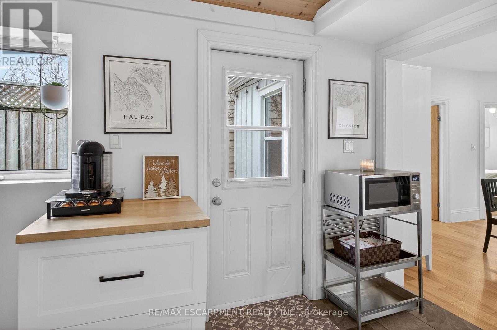 14 Lochearne Street, Hamilton, ON - Indoor Photo Showing Other Room