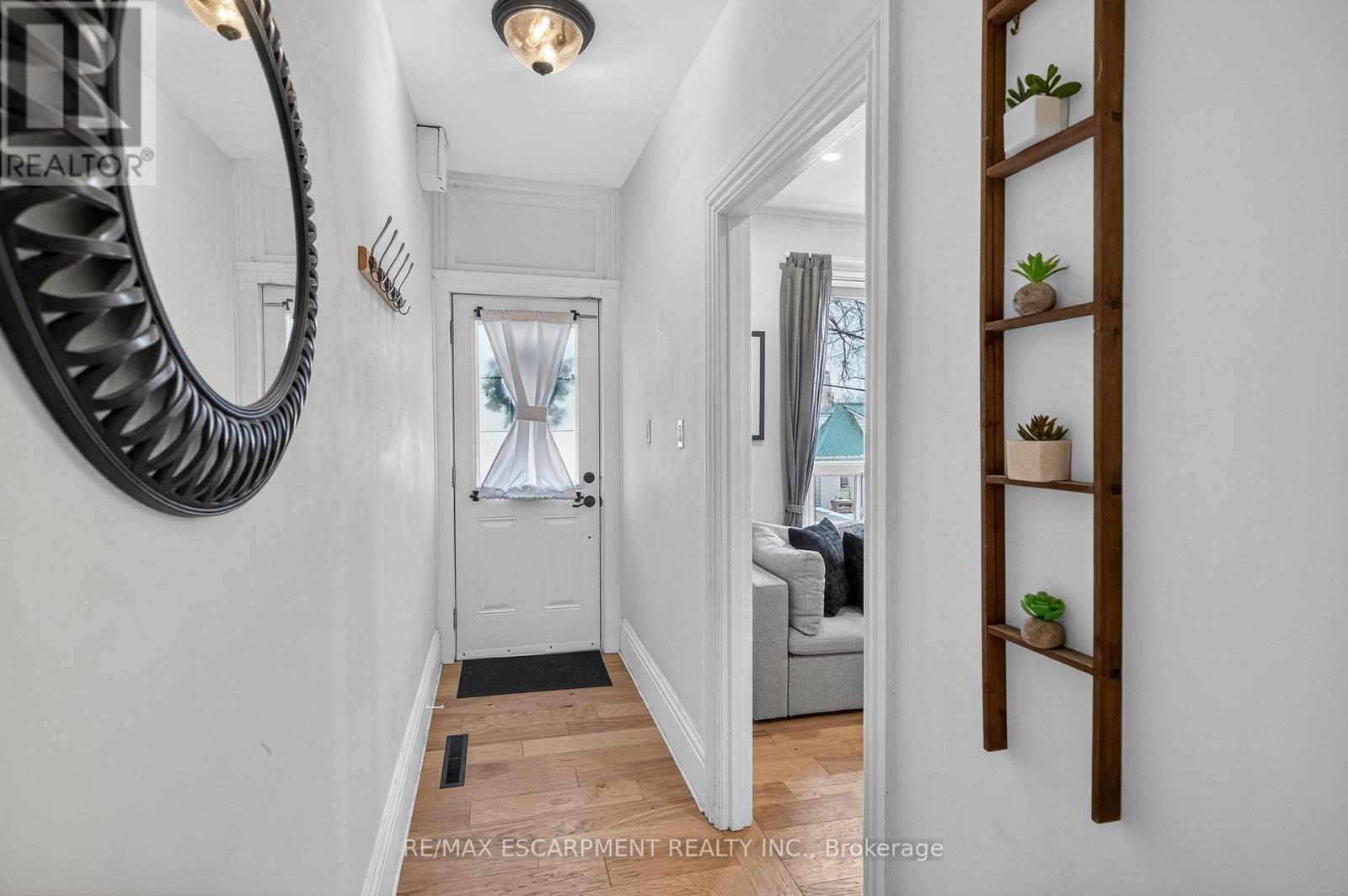 14 Lochearne Street, Hamilton, ON - Indoor Photo Showing Other Room