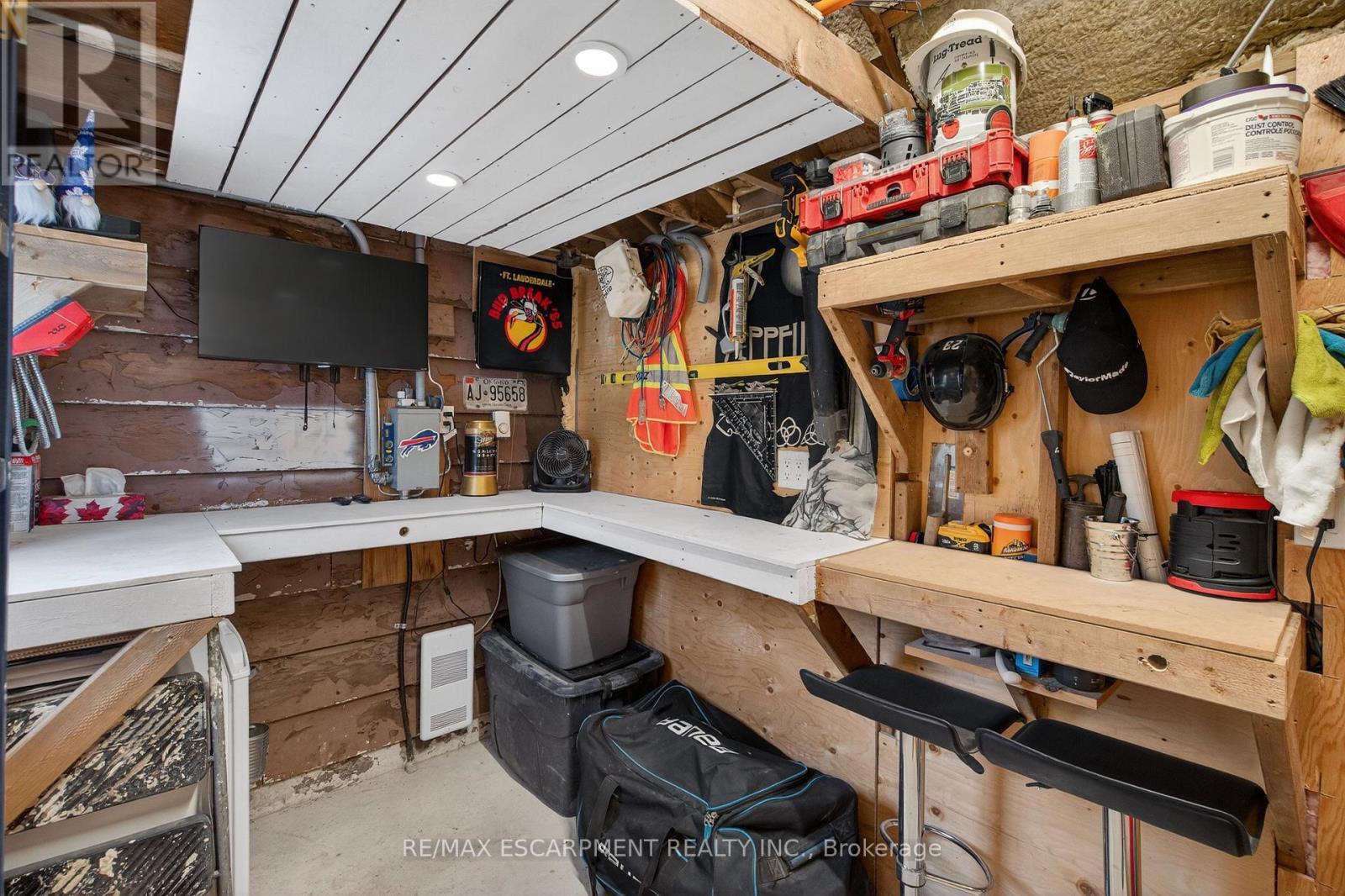 14 Lochearne Street, Hamilton, ON - Indoor