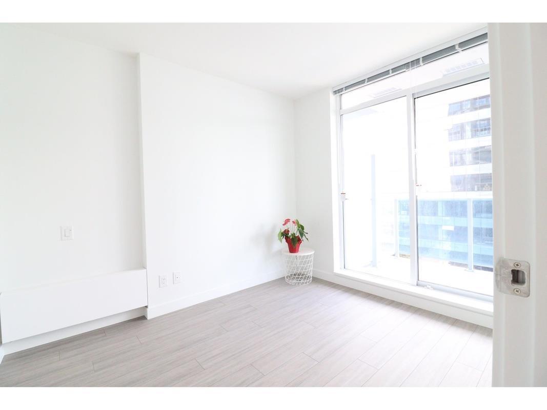 1607 13615 Fraser Highway, Surrey, BC - Indoor Photo Showing Other Room