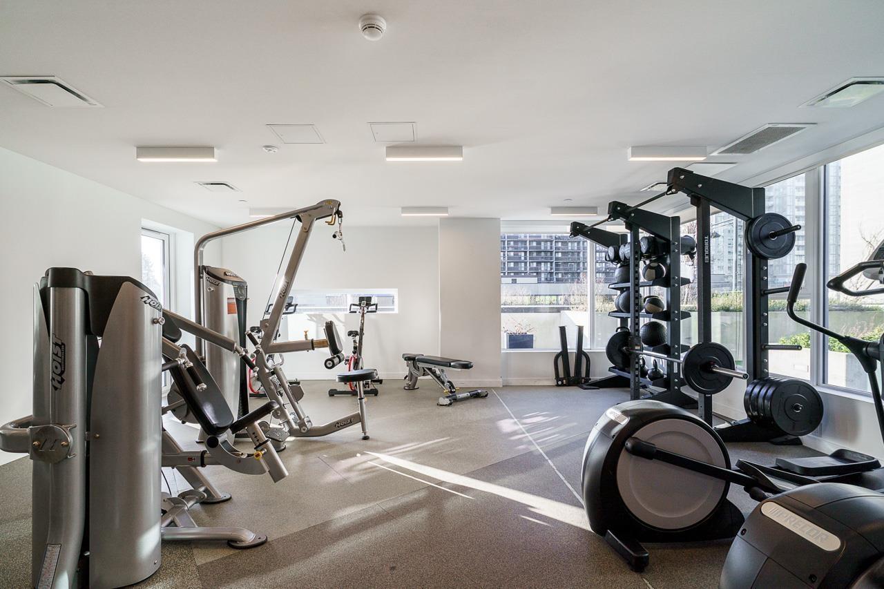 1607 13615 Fraser Highway, Surrey, BC - Indoor Photo Showing Gym Room