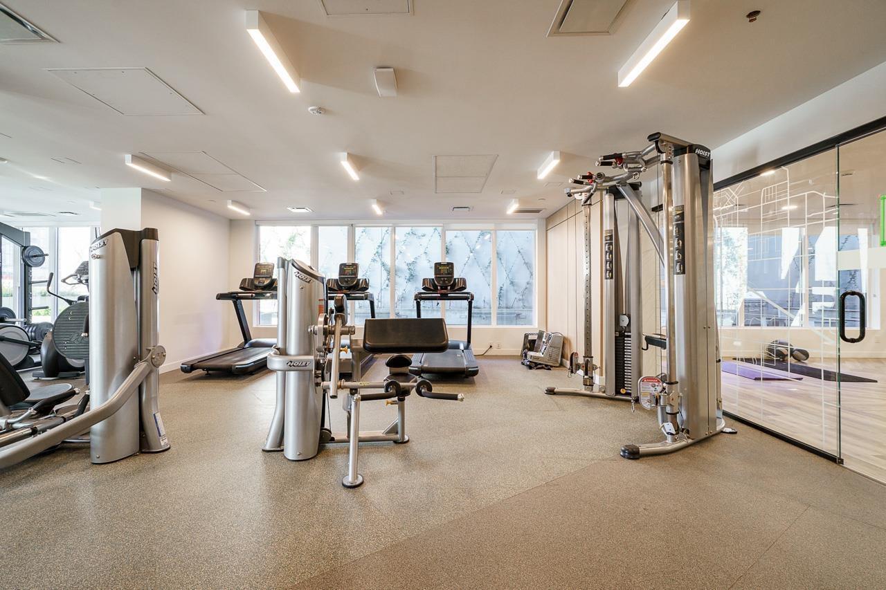 1607 13615 Fraser Highway, Surrey, BC - Indoor Photo Showing Gym Room