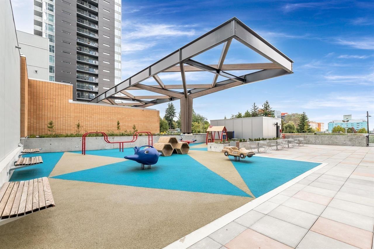 1607 13615 Fraser Highway, Surrey, BC - Outdoor With In Ground Pool