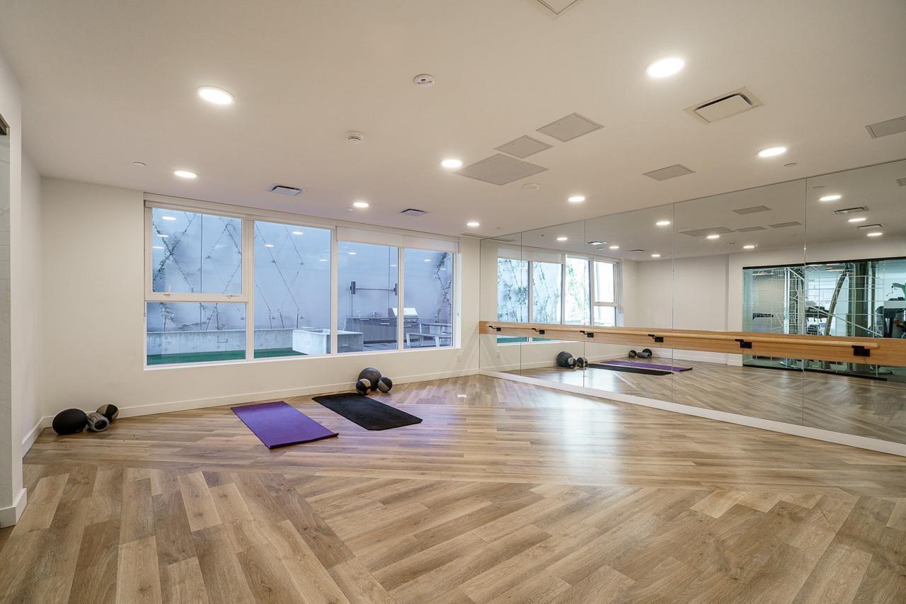 1607 13615 Fraser Highway, Surrey, BC - Indoor Photo Showing Other Room