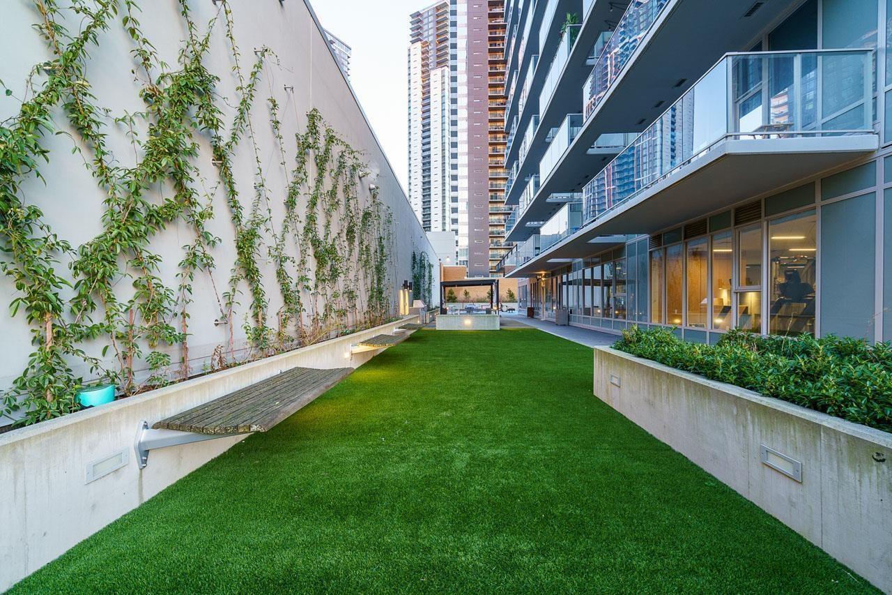 1607 13615 Fraser Highway, Surrey, BC - Outdoor With Balcony