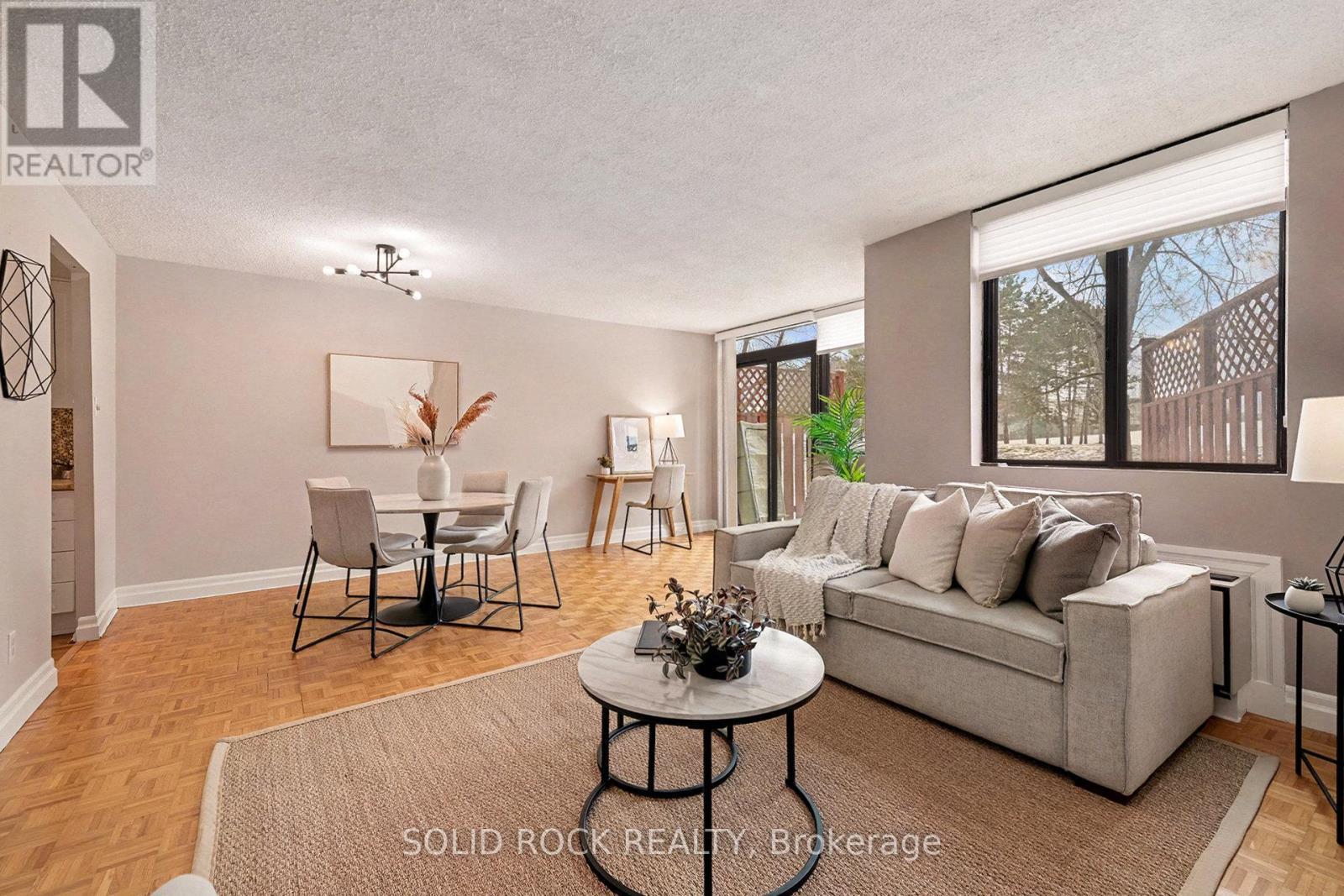 108 - 2871 Richmond Road, Ottawa, ON - Indoor Photo Showing Living Room