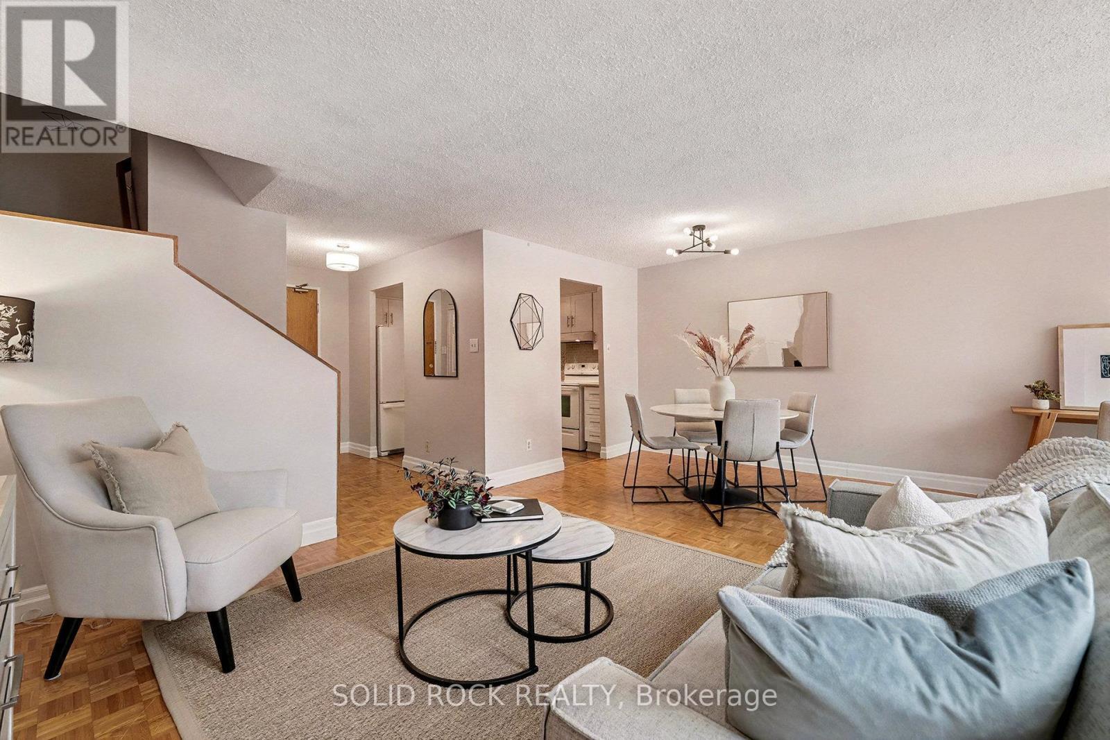 108 - 2871 Richmond Road, Ottawa, ON - Indoor Photo Showing Living Room