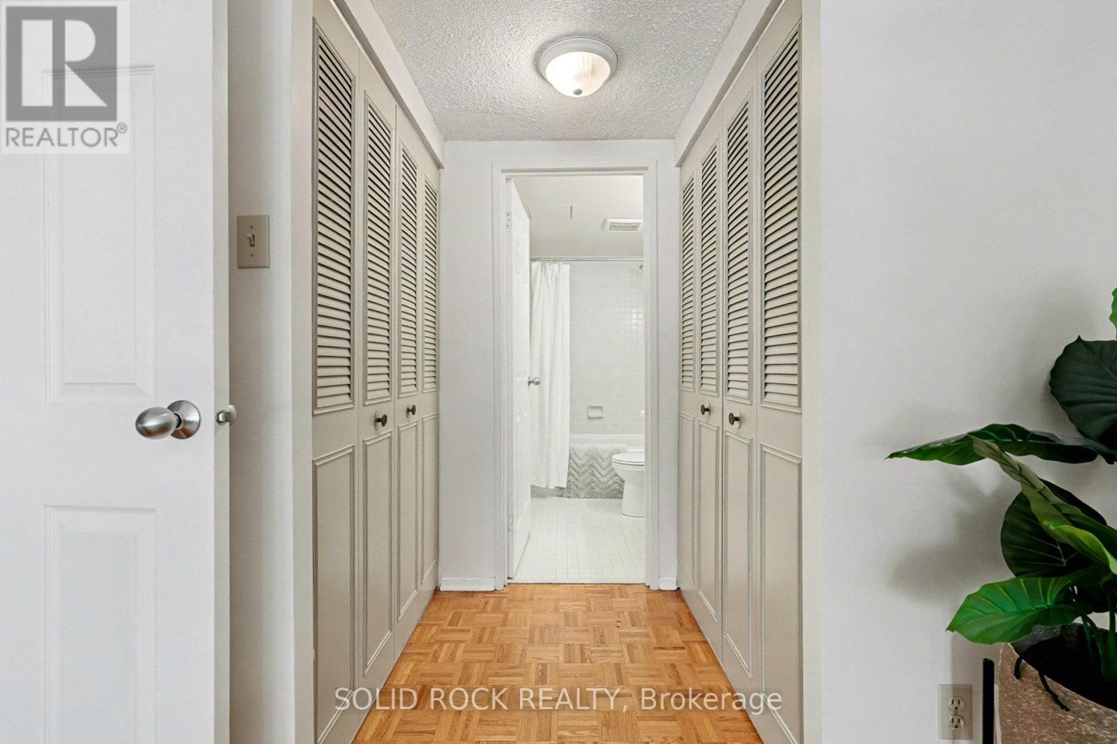 his and hers closets - 108 - 2871 Richmond Road, Ottawa, ON - Indoor Photo Showing Other Room