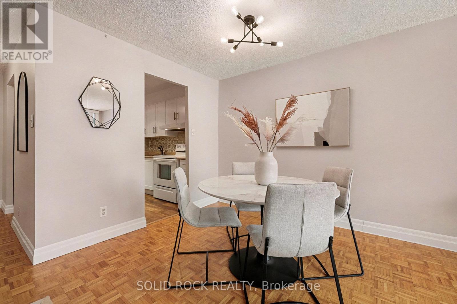 108 - 2871 Richmond Road, Ottawa, ON - Indoor Photo Showing Dining Room