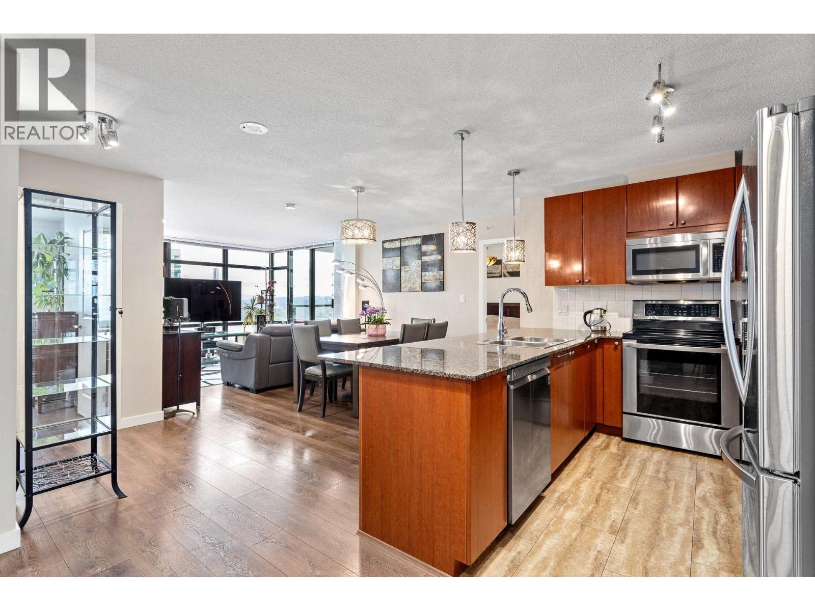 1106 610 Victoria Street, New Westminster, BC - Indoor Photo Showing Kitchen