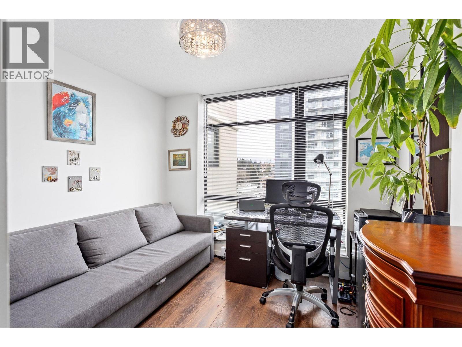 1106 610 Victoria Street, New Westminster, BC - Indoor Photo Showing Office