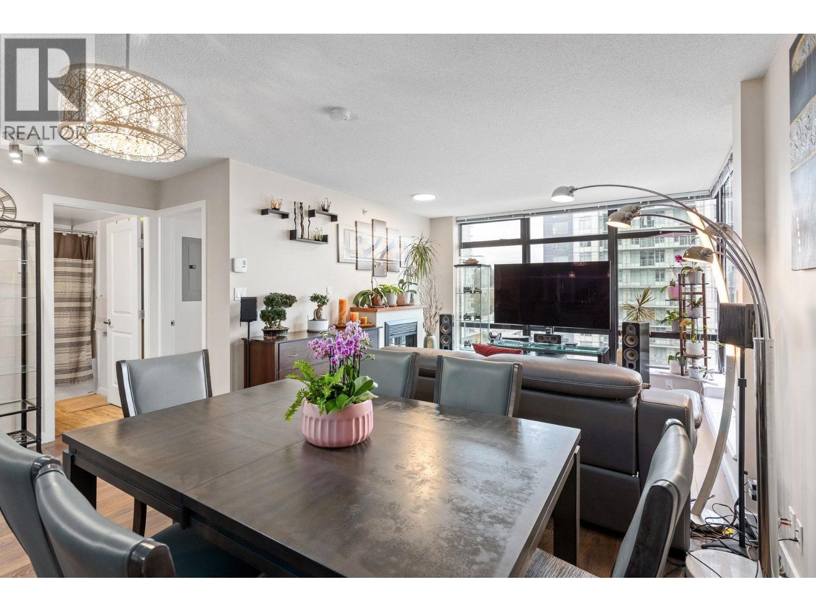 1106 610 Victoria Street, New Westminster, BC - Indoor Photo Showing Other Room