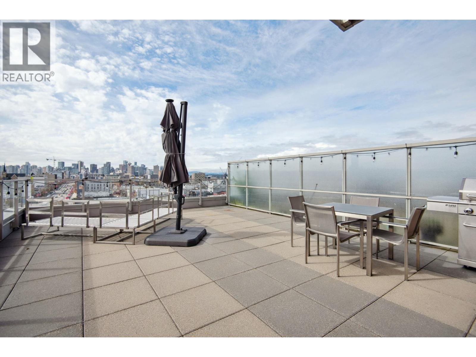 808 933 E Hastings Street, Vancouver, BC - Outdoor