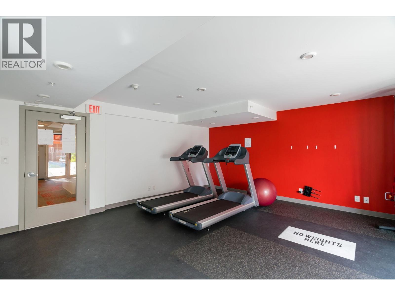 808 933 E Hastings Street, Vancouver, BC - Indoor Photo Showing Gym Room