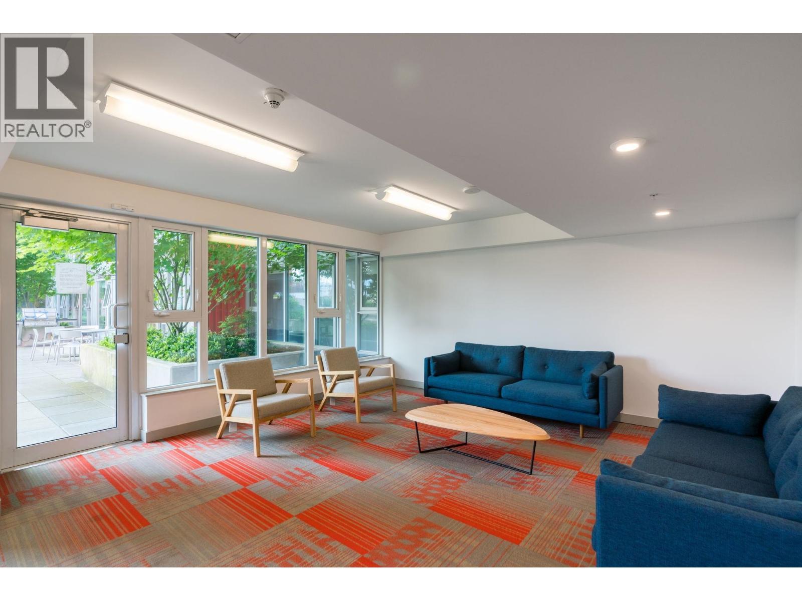 808 933 E Hastings Street, Vancouver, BC - Indoor Photo Showing Living Room
