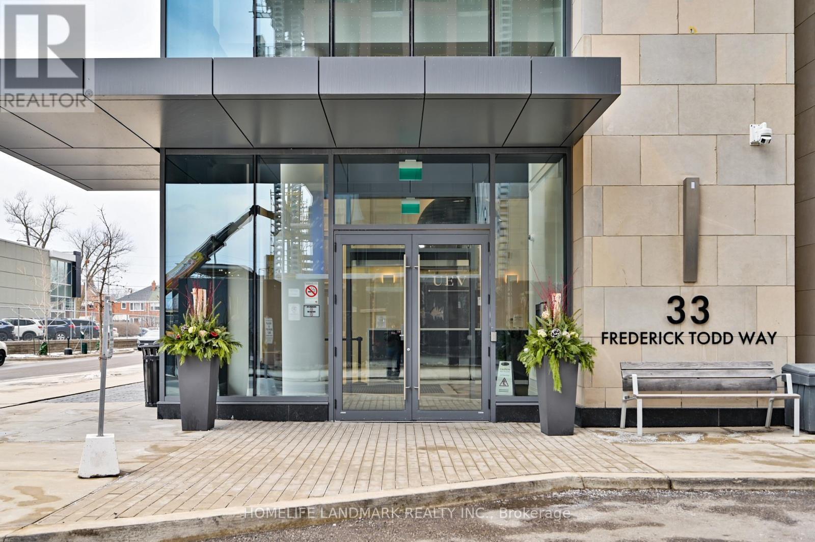 814 - 33 Frederick Todd Way, Toronto, ON -