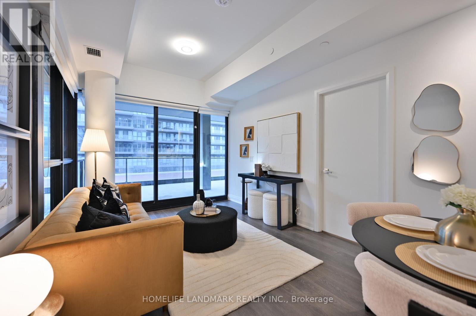 814 - 33 Frederick Todd Way, Toronto, ON - Indoor Photo Showing Bathroom