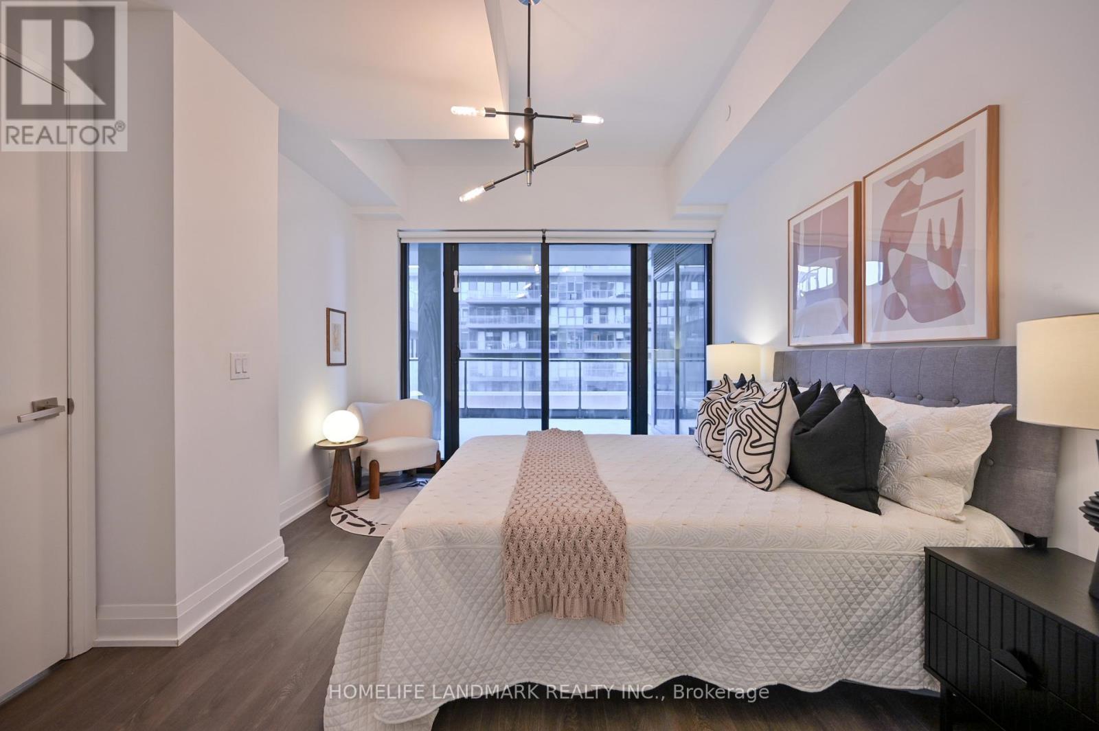 814 - 33 Frederick Todd Way, Toronto, ON - Indoor Photo Showing Bedroom