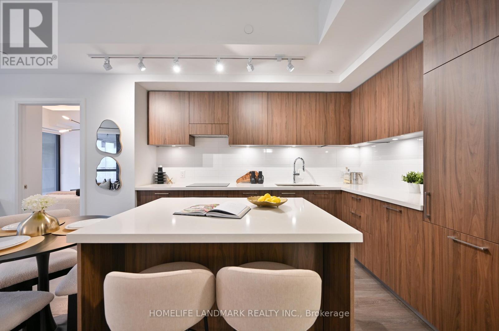 814 - 33 Frederick Todd Way, Toronto, ON - Indoor Photo Showing Kitchen With Upgraded Kitchen